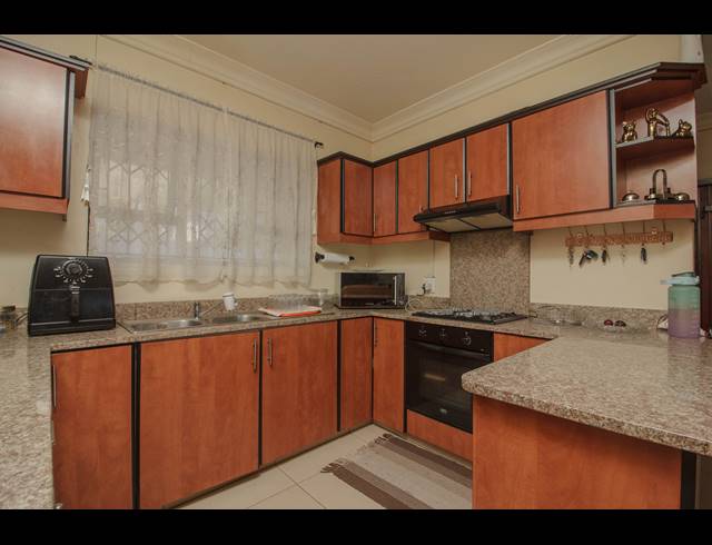 4 BEDROOM HOUSE FOR SALE IN SHALLCROSS